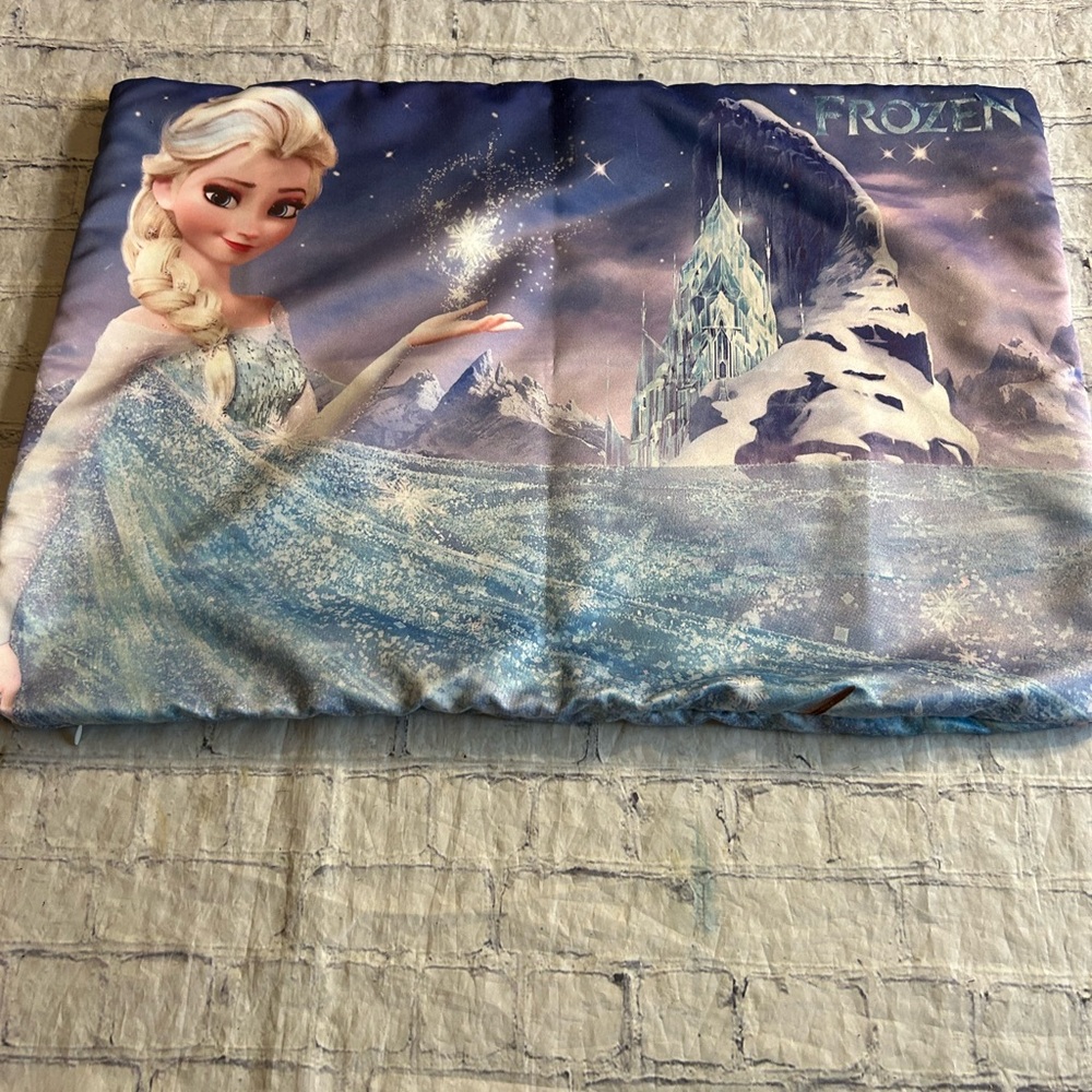 FROZEN THEMED PILLOW ZIP CASE (1) WITH ELSA & HER ICE CASTLE DISNEY 16”x24”